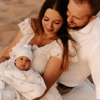 sesja rodzinna o zachodzie słońca